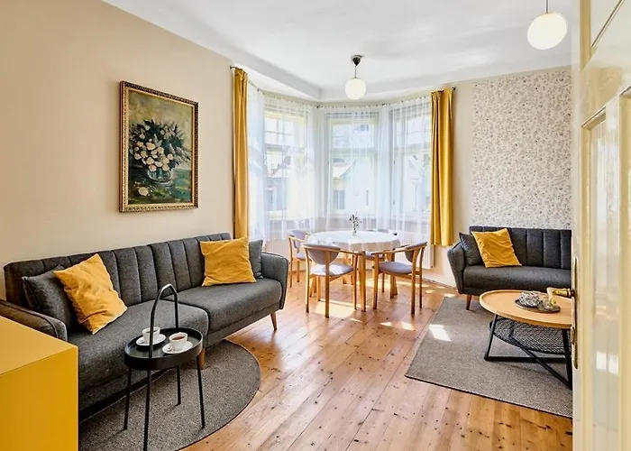 بيت للعطل Betula *